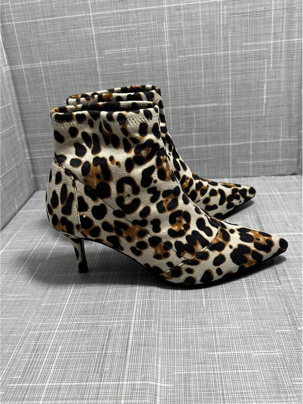 Charles by Charles David Leopard Ankle Booties Heels Womens 5.5 M NWB